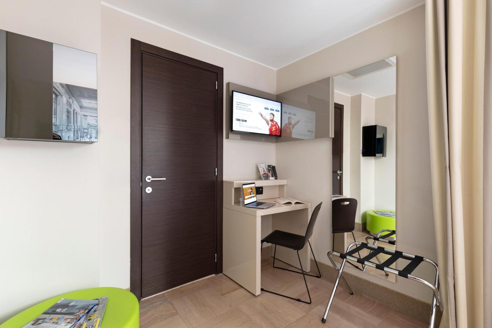บีแอนด์บี โฮเต็ล มิลาโน ซานตัมโบรโจ Hotel มิลาน ภายนอก รูปภาพ