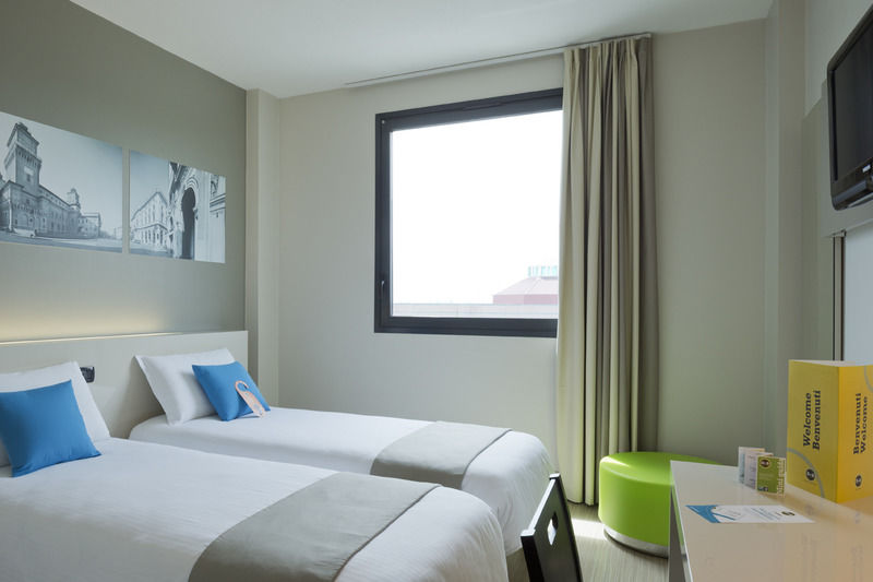 บีแอนด์บี โฮเต็ล มิลาโน ซานตัมโบรโจ Hotel มิลาน ภายนอก รูปภาพ